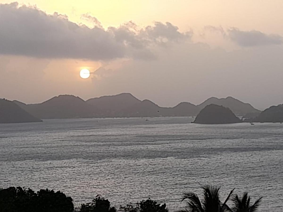 Ti Kaz Anoli Vue Epoustouflante Sur La Baie Villa Terre-de-Bas Exteriör bild
