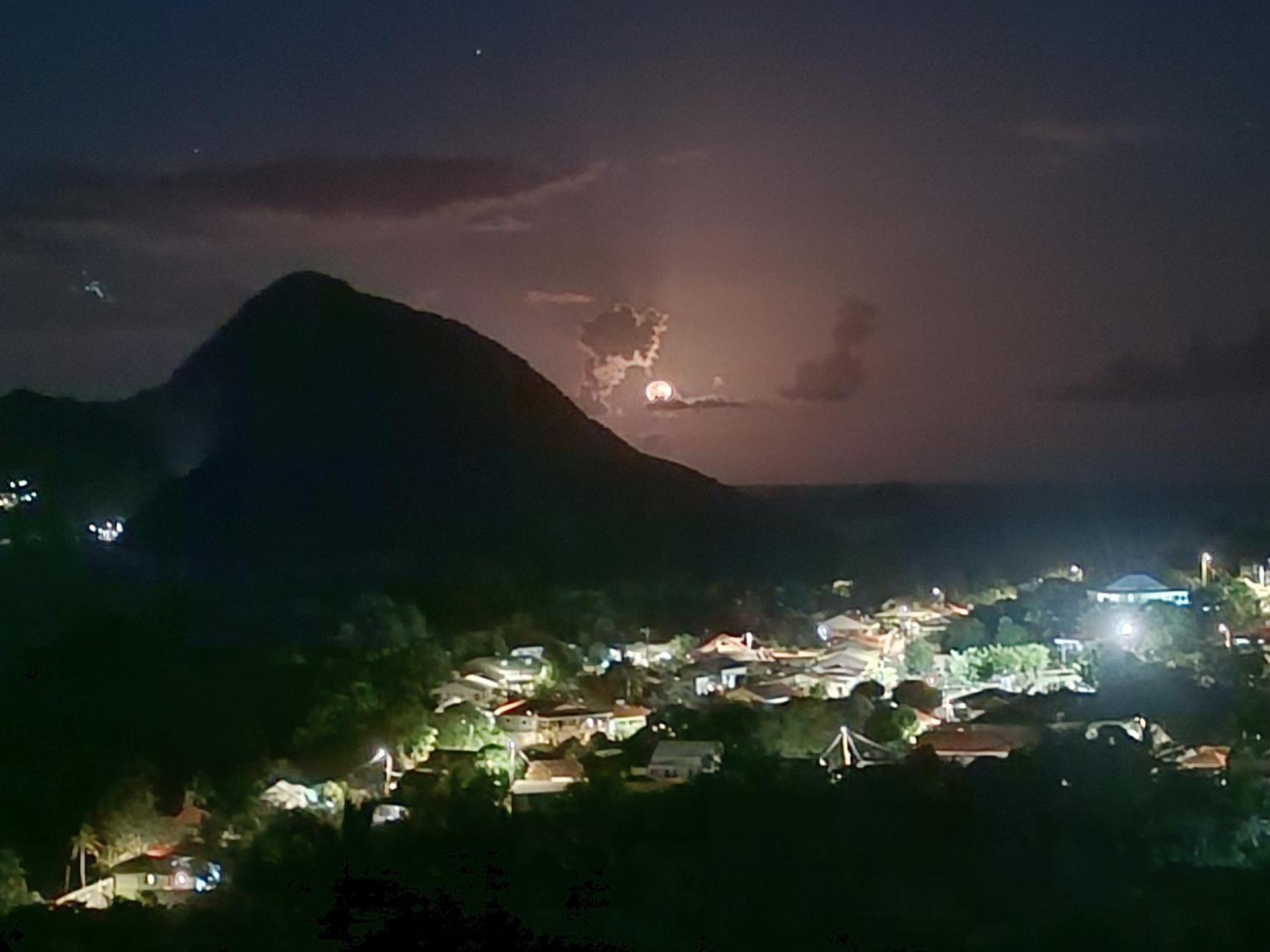 Ti Kaz Anoli Vue Epoustouflante Sur La Baie Villa Terre-de-Bas Exteriör bild