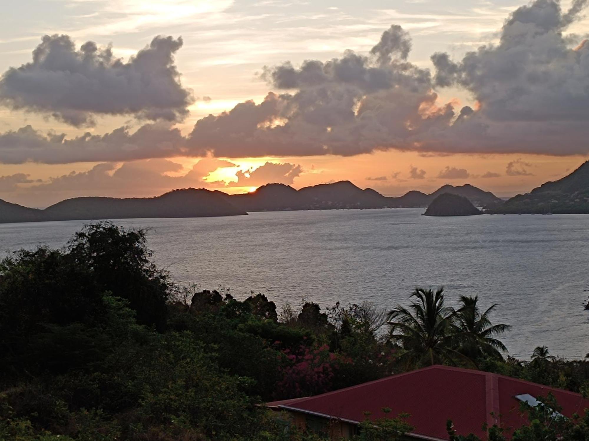Ti Kaz Anoli Vue Epoustouflante Sur La Baie Villa Terre-de-Bas Exteriör bild